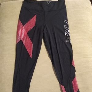 2xu cropped compression leggings